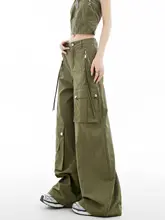 ミリタリーグリーンのワークパンツ【レディース・ゆっ  たりストレート・デザイン性のあるワイドレッグ】（セットアップ対応）
