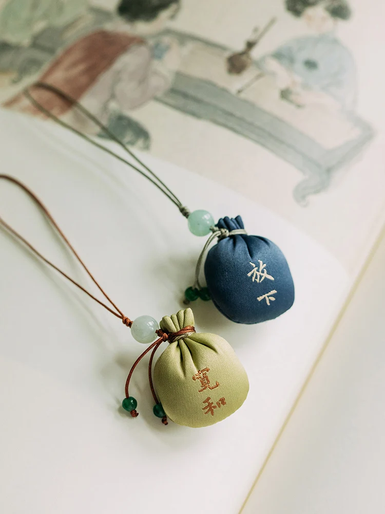 刺繍付きミニ香袋：古風禅スタイルで蚊退治と香りを楽しむ随身アイテム