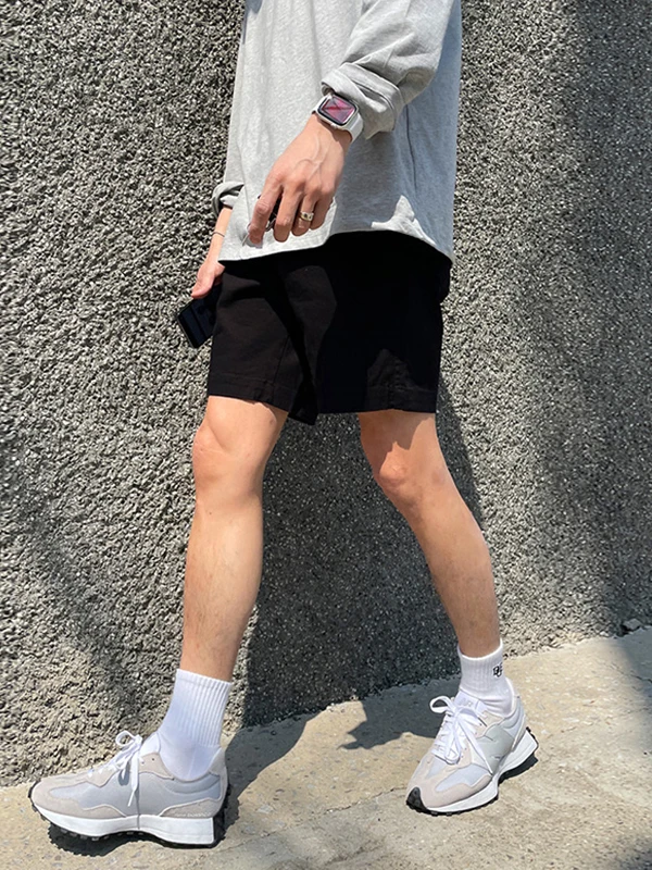 ショートカジュアルに迷うなら、今こそ選ぶべき「夏の直筒ショートパンツ」は？