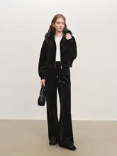 デザイン性に優れたミニ丈ファー付き短丈ジャケットとゆったりしたスノーチンネル休闲パンツ（セットアップ対応）