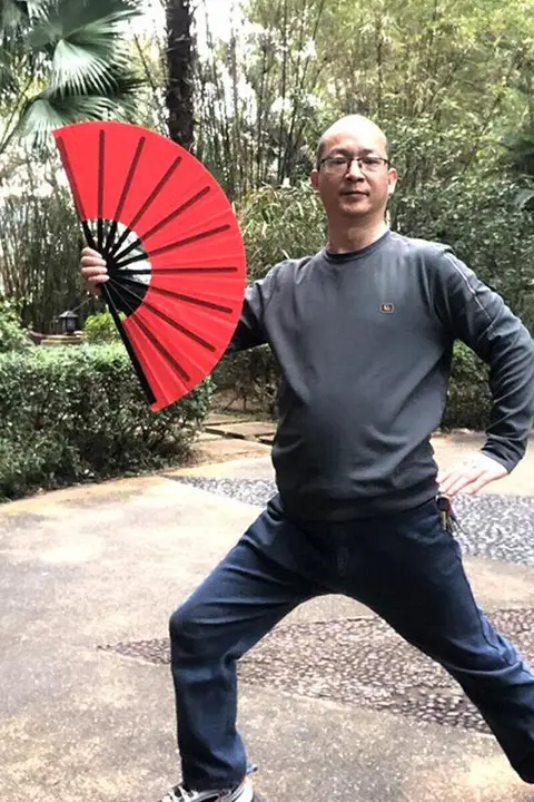 赤い両面扇子【ダンス用・スムーズな開閉・団体向け】