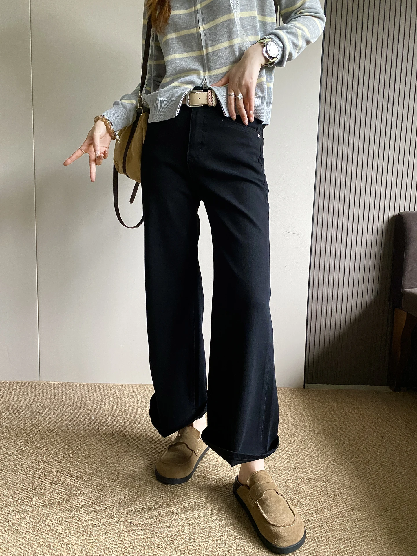 デニムパンツとジャケットのコーデで失敗しない方法は？