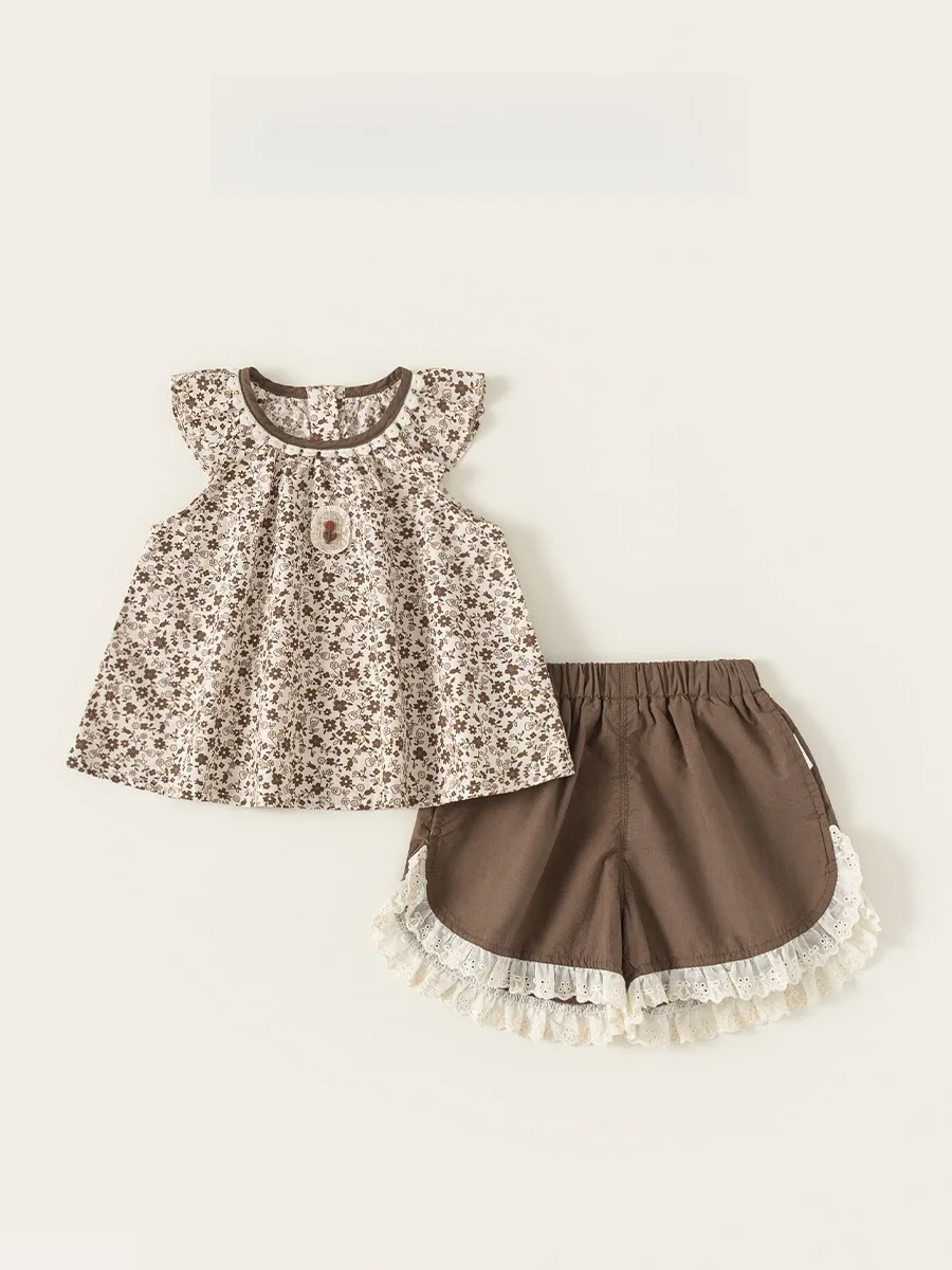 2歳 女の子 服 おしゃれ どんなのがいいか？田園風のフラワープリントセットアップが解決する理由