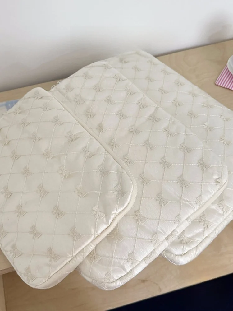 iPad 10世代 ケース キーボード おすすめは？韓国スタイルのレース刺繍蝶結びカバーが意外に人気な理由