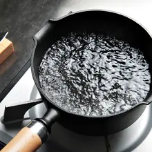南部鉄器製 ミニフライパン【家庭用・木製ハンドル・熱に強い】