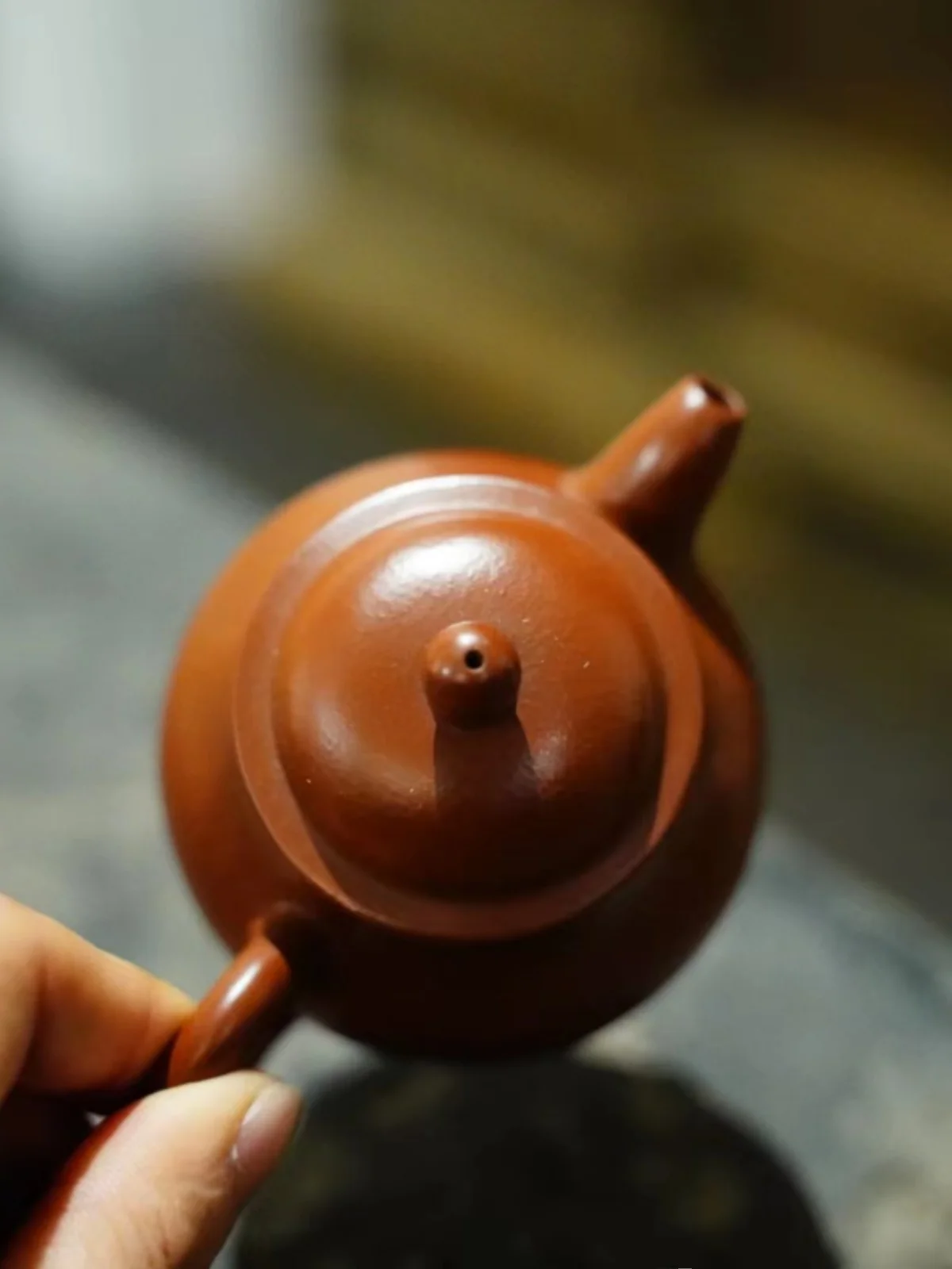 1980年代の完全手作りの宜興紫砂生鉱石大紅包：伝統陶器茶壺の実用性と特性
