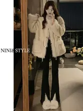 黒のスリット入りフレアデニムパンツ【ハイウエスト・女性用・秋用・極上の柔らかさ】（セットアップ対応）