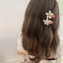 立体フラワーデザインのヘアクリップ【小型・前髪用・流行のヘッドアクセサリー】