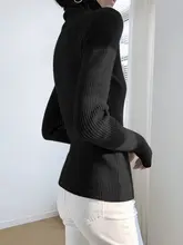 高級感あるリブ編みタートルネックニット【女性用・スリムフィット・秋冬対応】