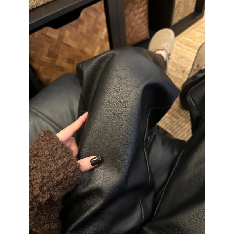 合成皮革とリアルレザーの選択で迷うなら、今こそ高腰フレア PUレザーパンツに出会うべき？