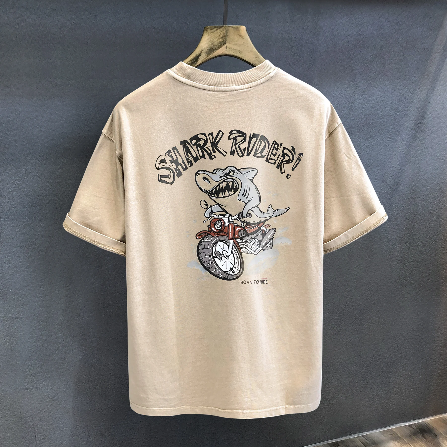 メンズ プリントTシャツの選び方を徹底解説！厳選3選で通勤・デイリーに最適なスタイルを実現