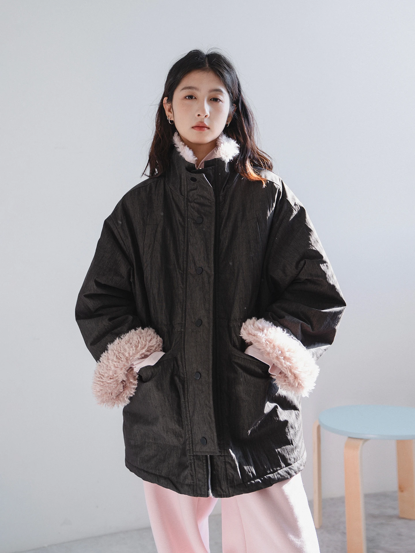 all weather parka とダウンジャケットの違いは？本当に雨の日にも着れるのか？