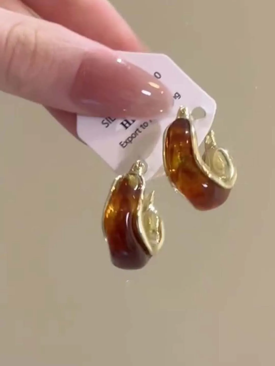 amber color とは？その魅力と選び方、そして日常に取り入れるベストな方法は？