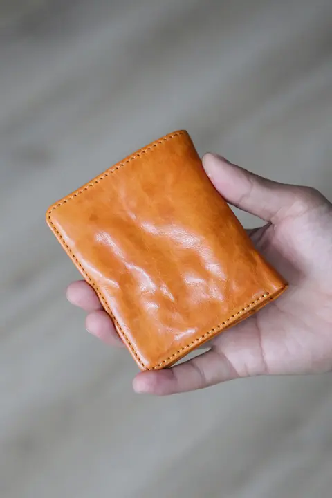 革製 メンズミニ財布【二つ折り・小型・カードポケット付き】