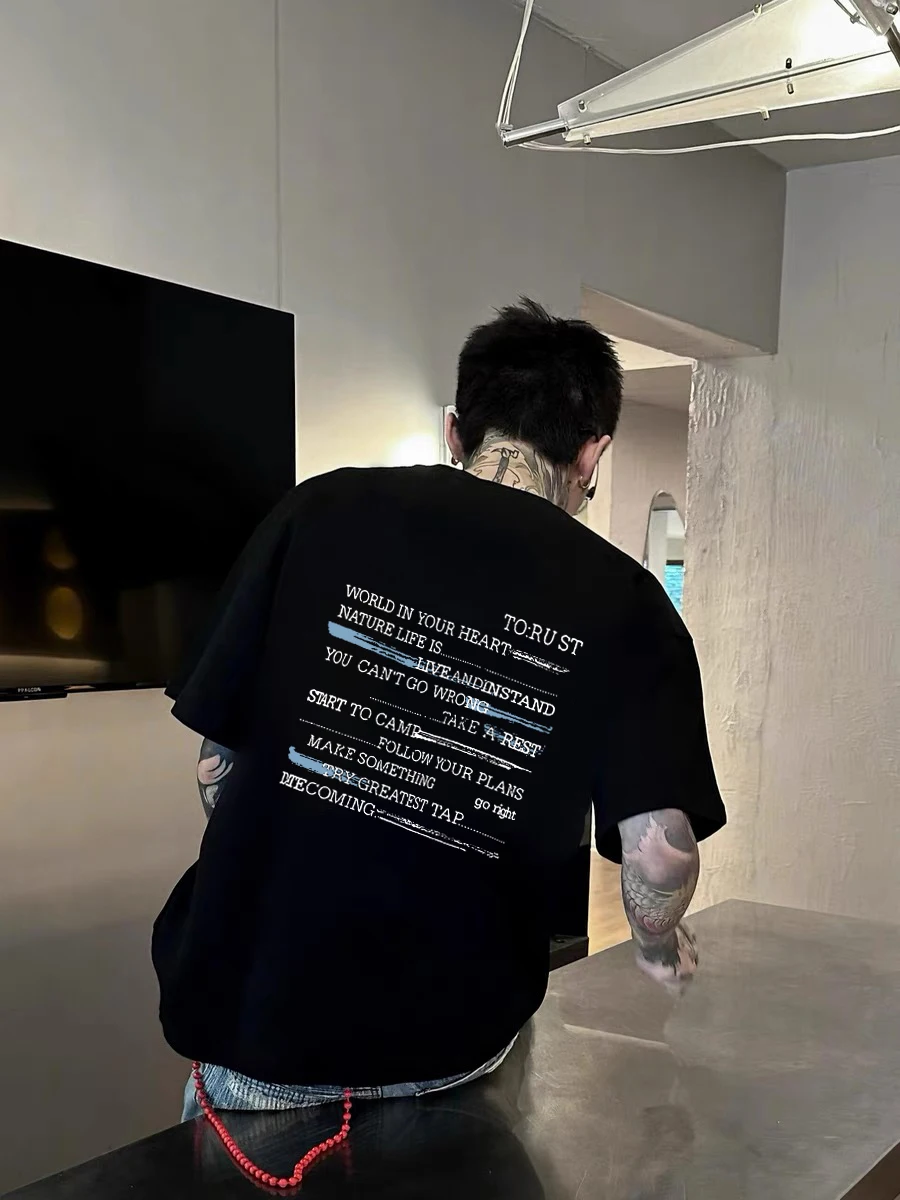 夏のメンズTシャツで迷うなら、このプリントTシャツが救う理由は？