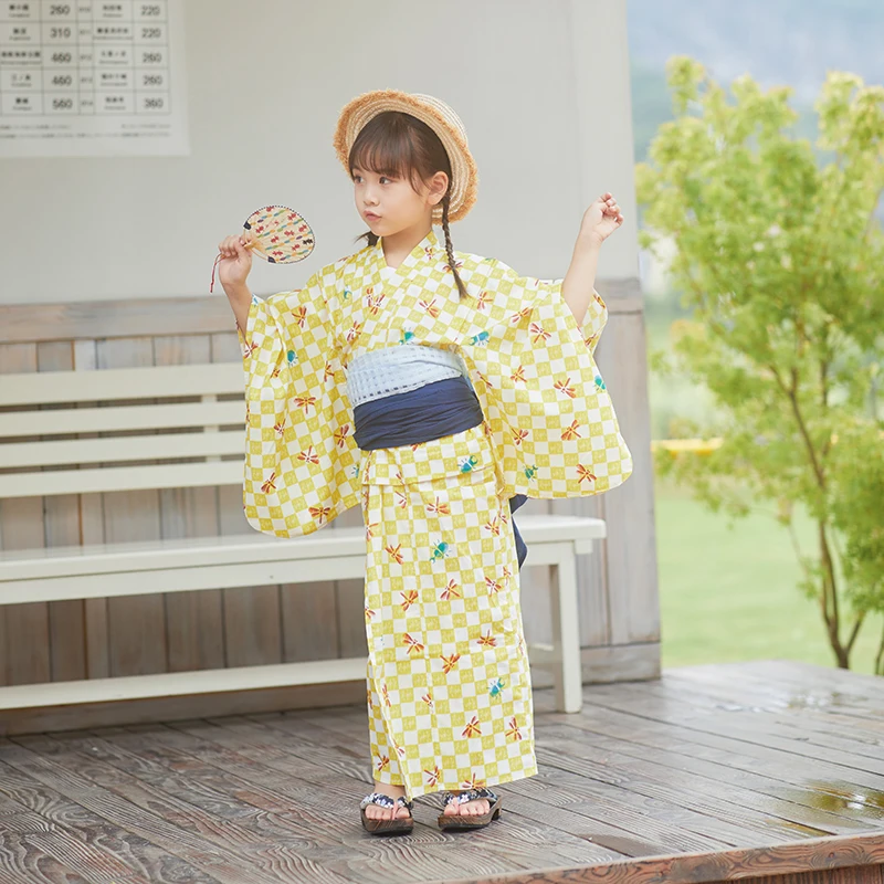 親子浴衣 レモンイエローのトンボデザインで夏の演出を楽しむ