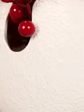 モダンデザインの陶器製赤い果実風花瓶【インテリア用・デスク装飾】