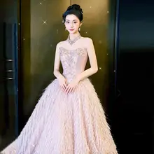 オフショルダーのエレガントなロングドレス【パーティー用・気品あるデザイン・演出にも最適】
