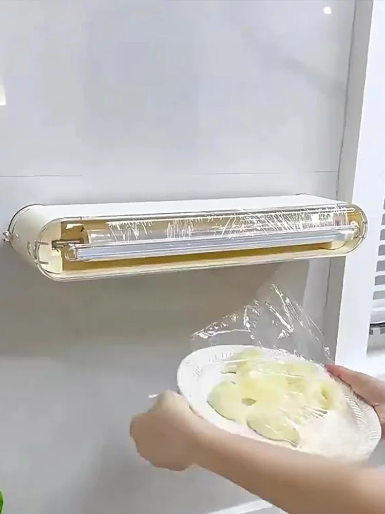 吸盤式ラップカッターはDIYで冷蔵庫やキッチンのラップを簡単にカットできる