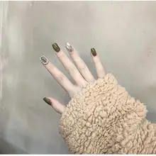 夏にぴったりの緑色の付け爪【花嫁・妊婦対応・取り外し可能】