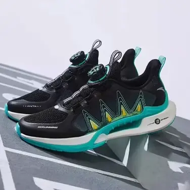 子供用 スポーツランニングシューズ【メッシュ・耐久性・回転式留め具】