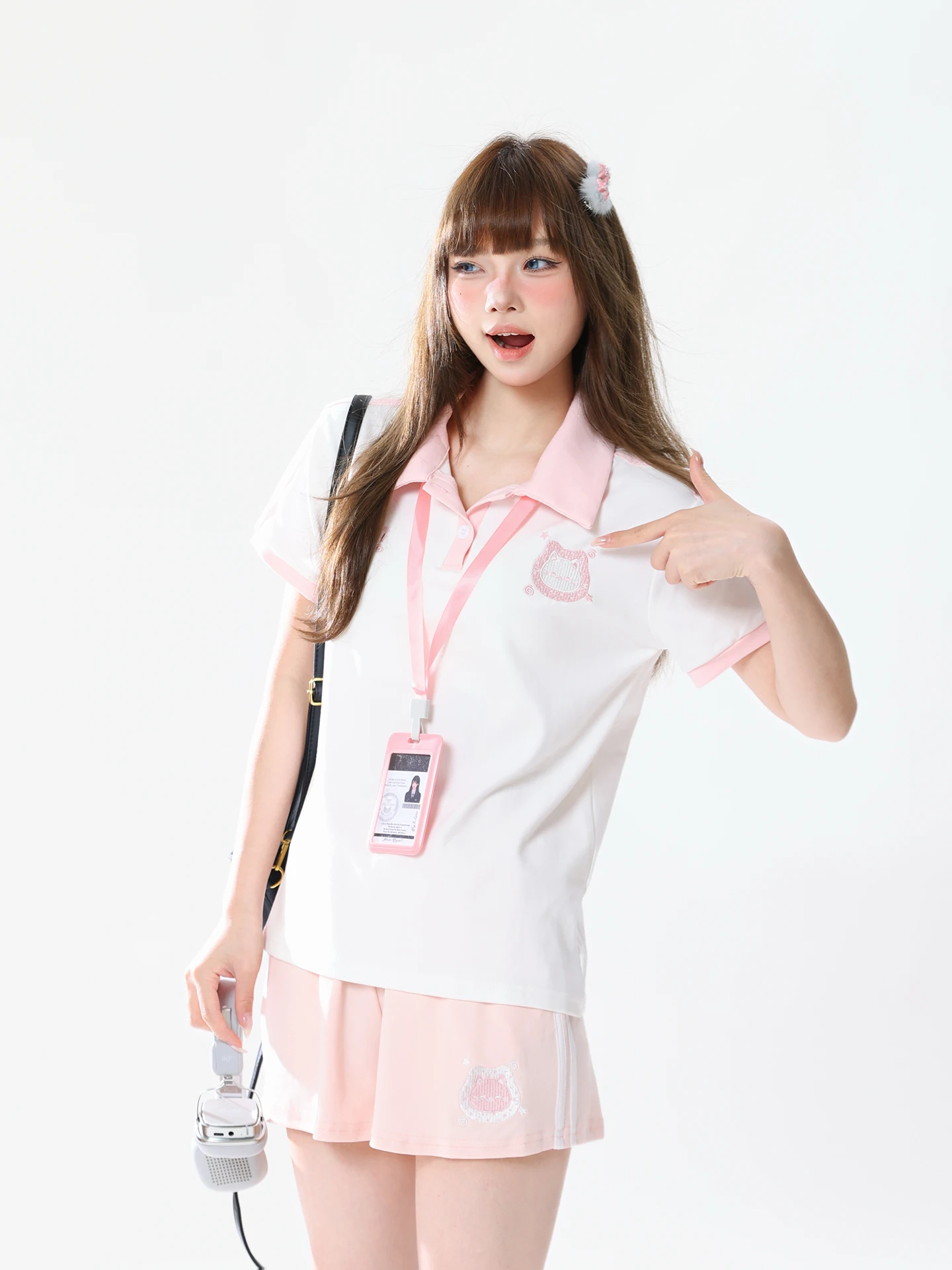 クラブ女子の日常に合う、カジュアルで遊び心のあるファッションは？