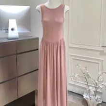 無地のスリーブレスマキシドレス【豆沙粉色・フィット感も良好・ストレッチ素材】