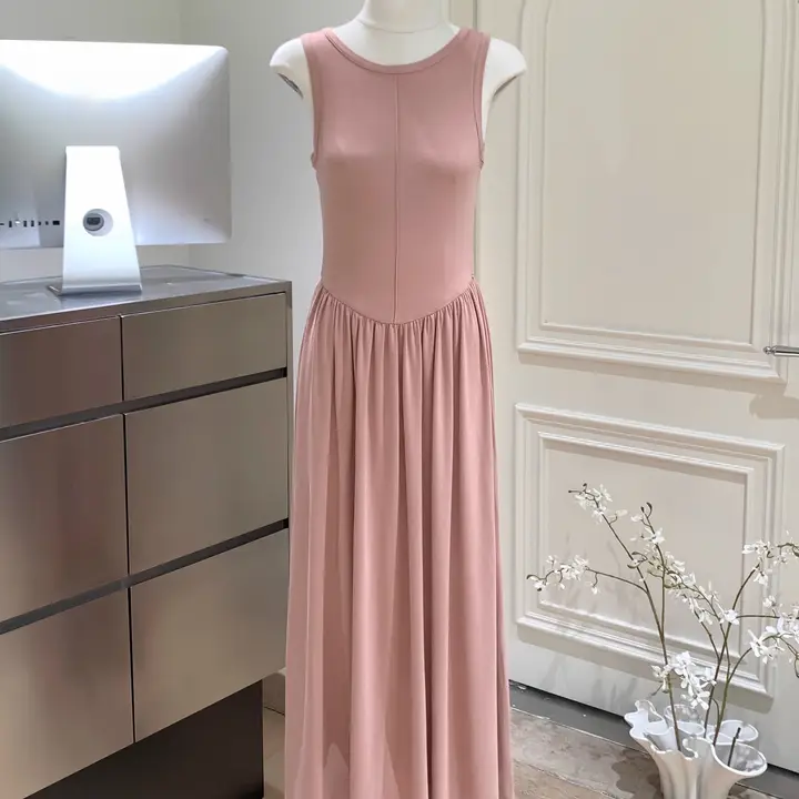無地のスリーブレスマキシドレス【豆沙粉色・フィット感も良好・ストレッチ素材】