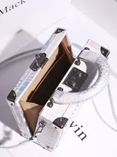 MackKevin レーザーグラデーション ボックスバッグ【レディース・スタイリッシュ・スタッズ  付き・ショルダーバッグ】