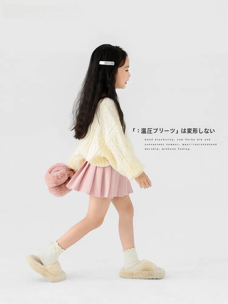 ちょいギャル風百褶スカート：淑女スタイルに合うミニスカートの実用性とデザイン解析