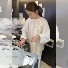白色の防晒シャツ【女性用・フィット・おしゃれなデザイン】