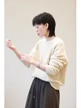 極上の柔らかさのラウンドネックニットセーター【ゆったりシルエット・ウール混・秋冬用】