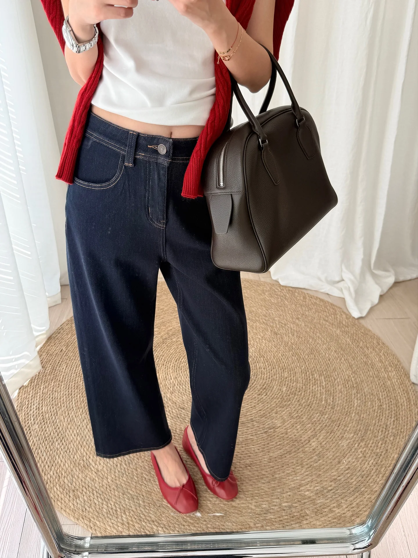 50代の冬に着るデニムパンツは、どう選ぶ？