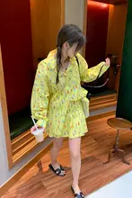 小柄向けのデザイン！黄色のトップスとスカートのワンピースコーデ（セットアップ対応）