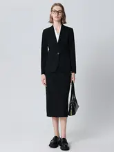 黒の女性用スーツ【夏用・ビジネス・フォーマル】（セットアップ対応）