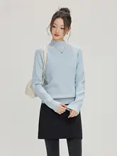 浅青色のハイネックニットトップス【秋冬用・重ね着対応】