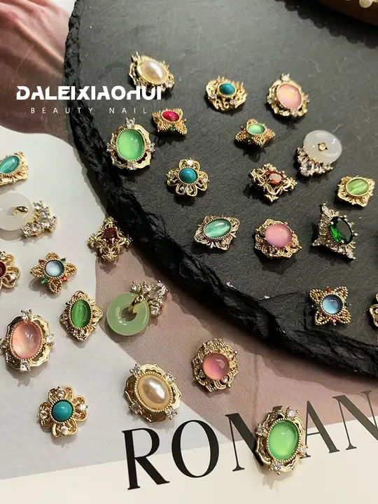 ヴィンテージ風ネイル装飾【金属製・ダイヤモンドとジルコニア・パール付き】