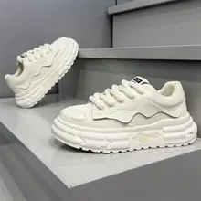 厚底デザインの本革メンズスニーカー【極上の柔らかさ・カジュアル・多用途】