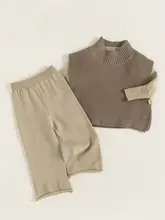 秋冬向けオシャレな子供用ニットベストとセーターの組み合わせ（セットアップ対応）