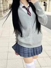 浅灰色のVネック長袖カーディガン【学院風・重ね着対応】