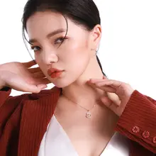 和田玉のひょうたんペンダント【純銀ネックレス・小ぶりデザイン・女性用】