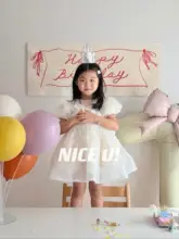 シンプルなデザインの誕生日パーティー用背景布【赤ちゃんの1歳記念・ハッピーバースデー】（セットアップ対応）