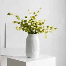 ストライプデザインの白い陶器の広口花瓶【乾燥花・水栽培対応・リビング用インテリア】