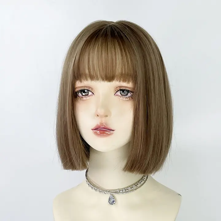 ボブスタイルのショートウィッグ【フルカバー・前髪あり・コスプレ用】