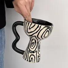 ヴィンテージ風手描き年輪デザインの陶製ハイ脚マグカップ【コーヒー・ティー用】