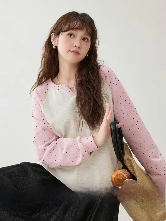 ドット柄 レディース ゆったりTシャツ【ラウンドVネック・春用・デザイン】