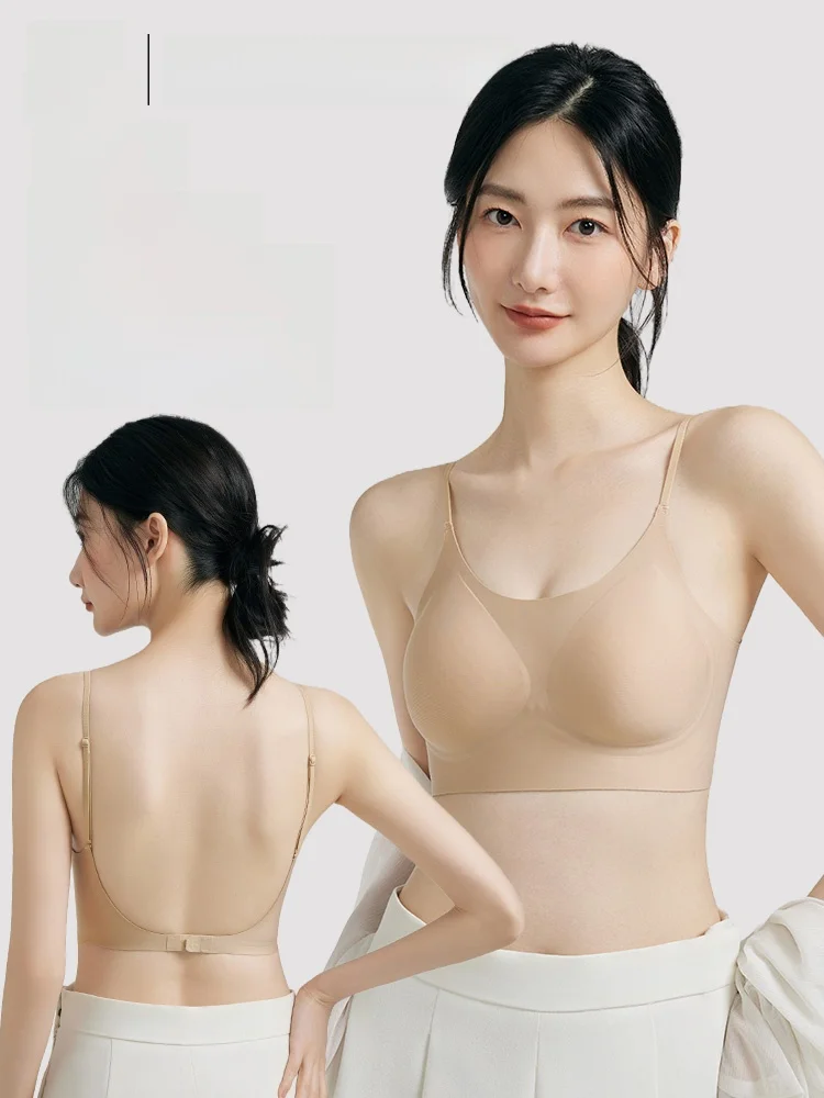 肌色無痕ブラトップは夏の涼感と無痕デザインで小胸女性に最適