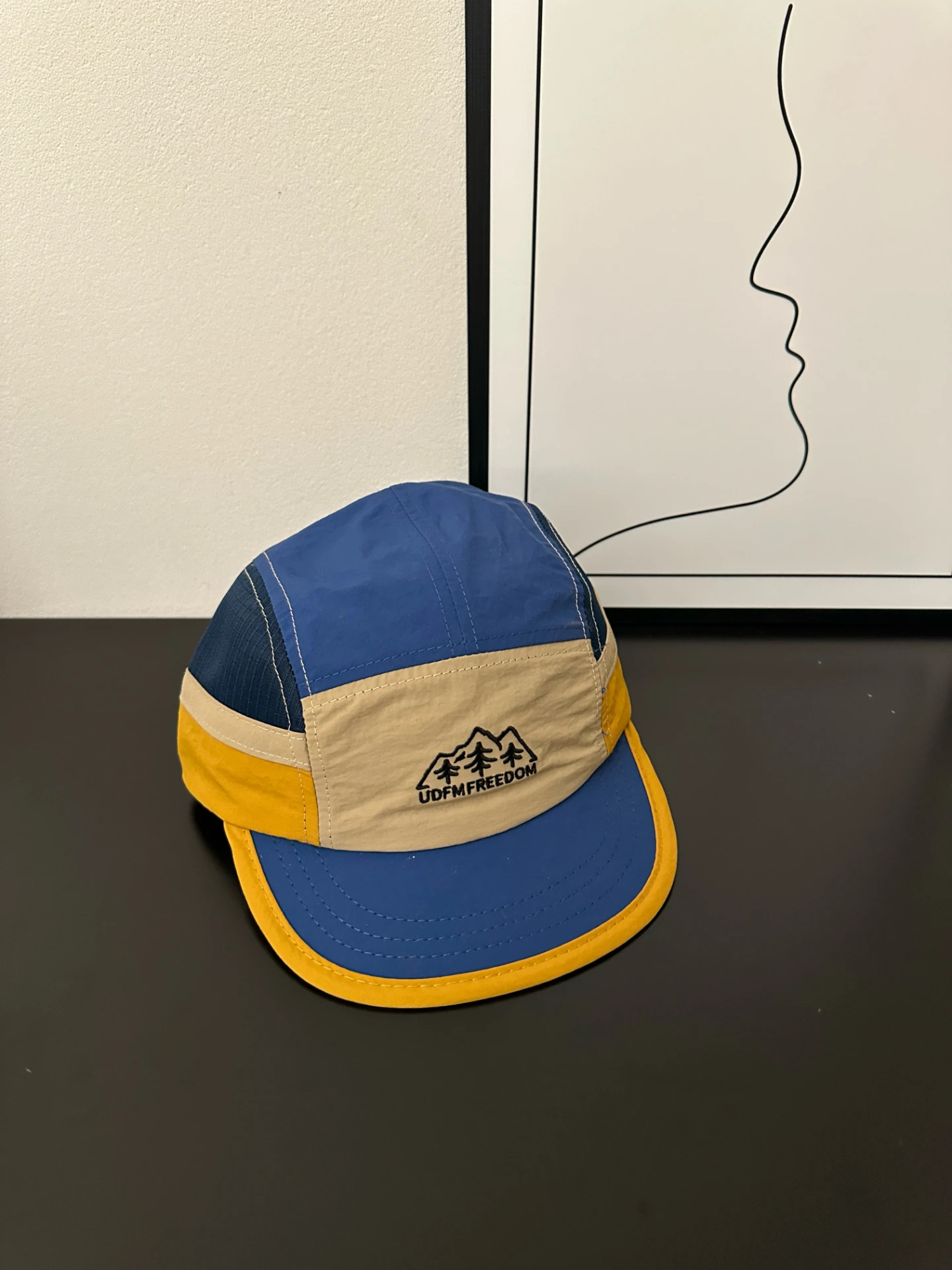 通気性に優れた速乾性ハット：春夏用キャンプ・登山向けのUVカットショートブリムキャップ