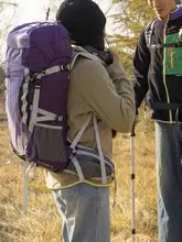 軽量登山リュックサック【男女兼用・大容量・背面システム】