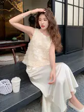 立体花柄 ノースリーブトップス【フレンチスタイル・夏用】・ ハイウエストスカート（セットアップ対応）